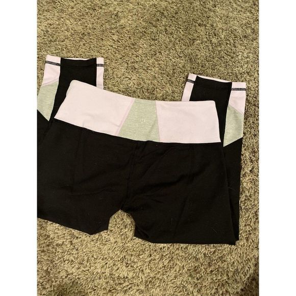 Lululemon Brand Women’s Embody Crop Luon Material Yoga Cropped Tights size 6 EUC - Picture 12 of 12